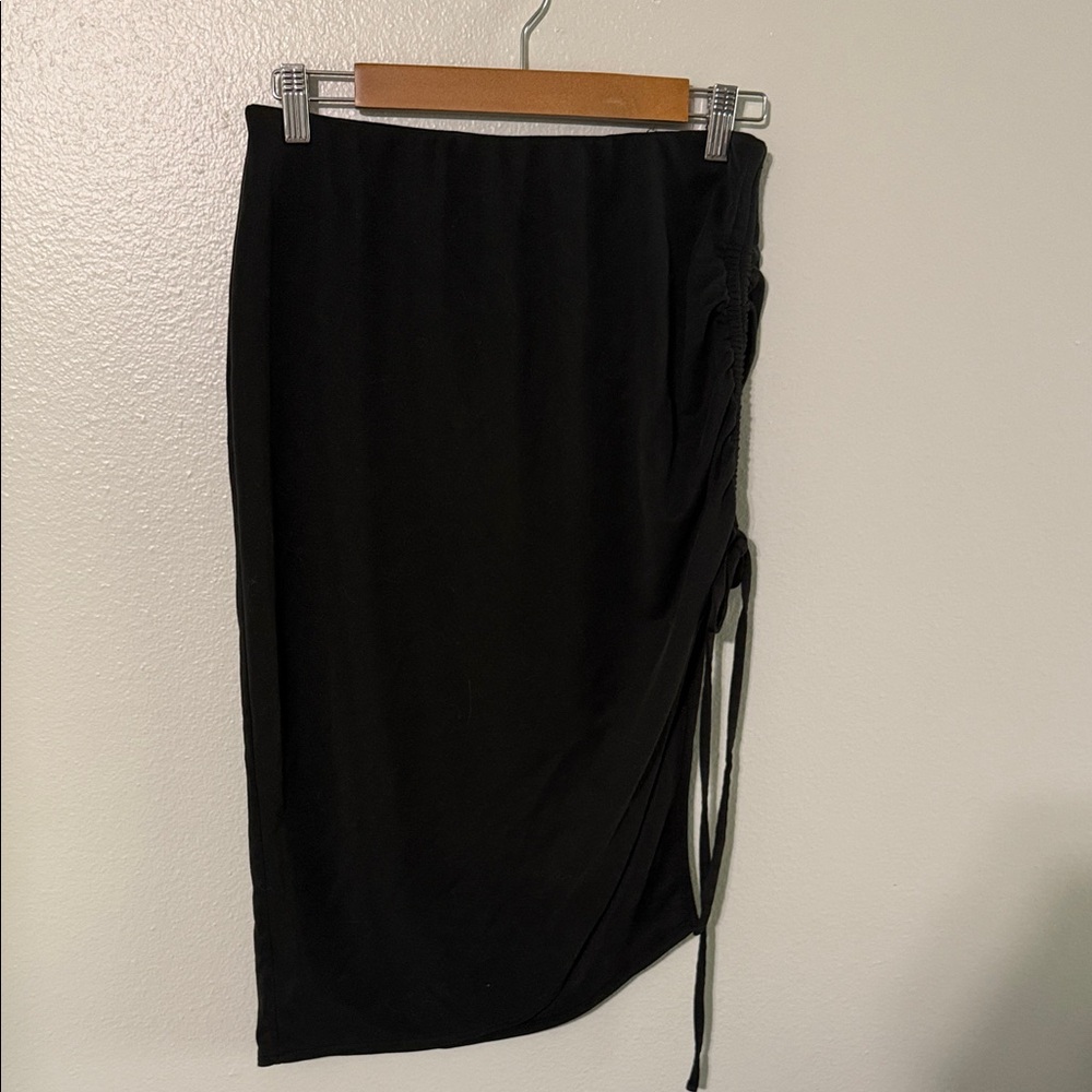 Open Edit Ruched Skirt 💃🏻 - Picture 2 of 5